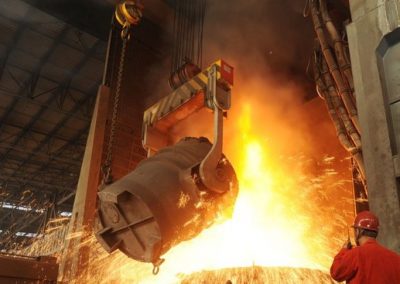 Světová produkce surové oceli se v dubnu snížila o 13 %